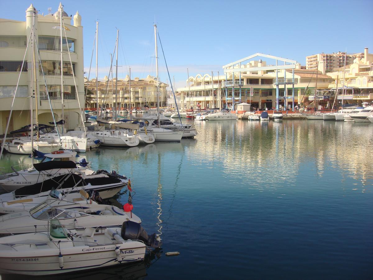 Apartamento Holidays On The Beach Torremolinos Exteriör bild