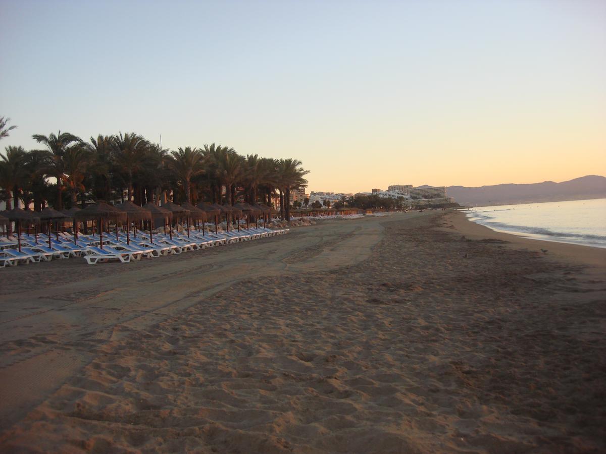 Apartamento Holidays On The Beach Torremolinos Exteriör bild