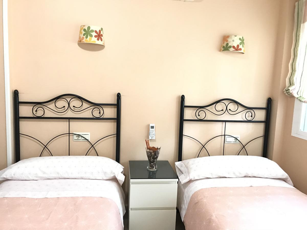 Apartamento Holidays On The Beach Torremolinos Exteriör bild