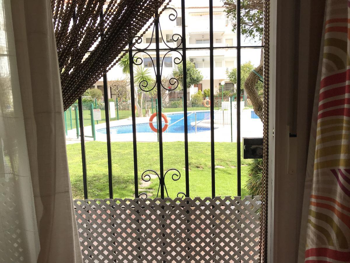 Apartamento Holidays On The Beach Torremolinos Exteriör bild